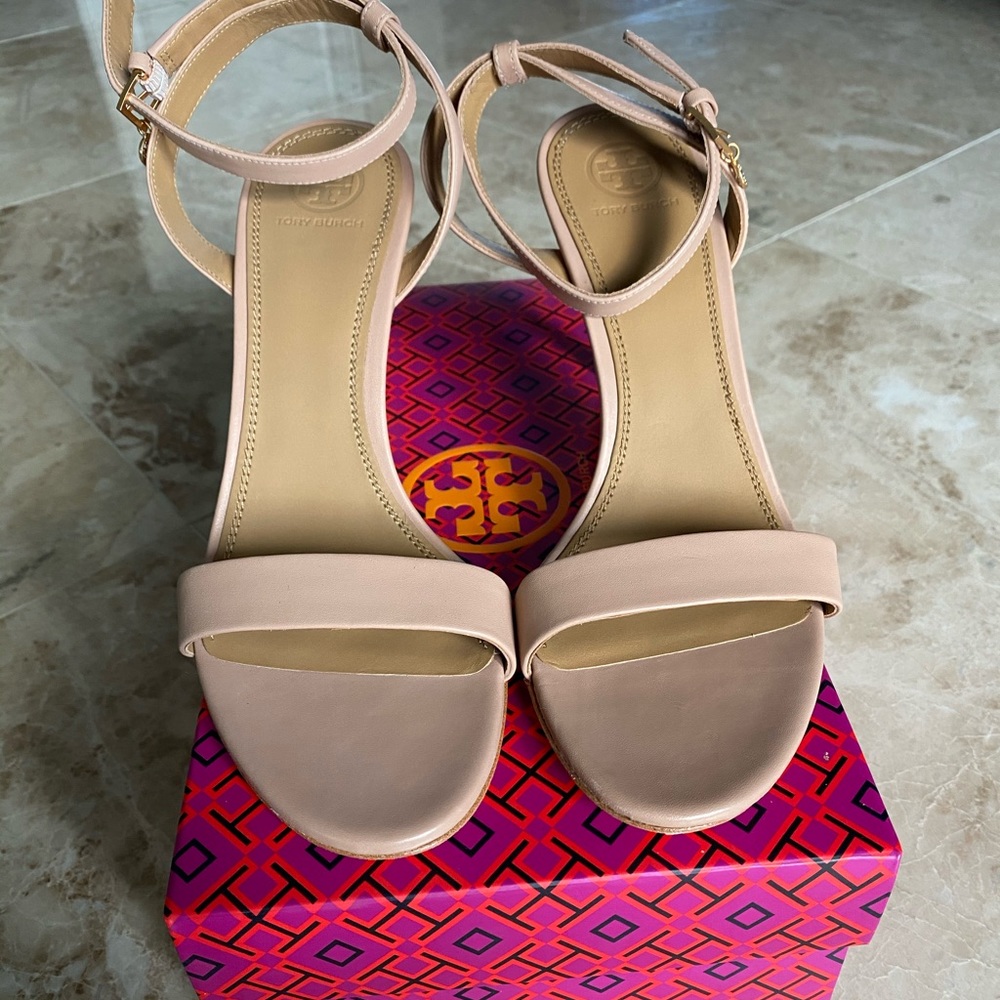 TORY BURCH SANDALS BRAND * NEW *